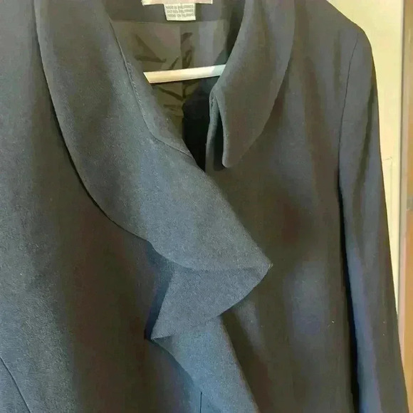 Liz Claiborne beautiful black blazer. Women’s size 12. - Picture 2 of 9